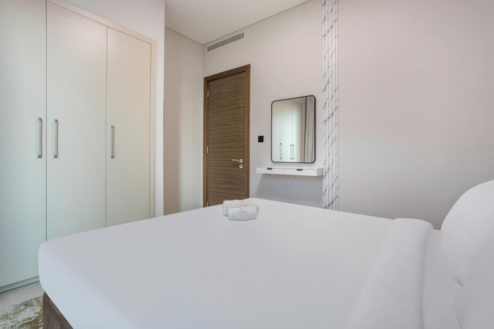 Stay By Latinem Luxury 1Br Plus Study Holiday Home Cv A2712 Near Downtown Dubai Eksteriør bilde